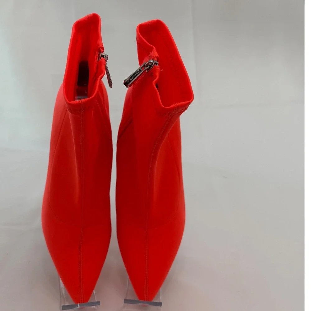 Cape Robbin bold red